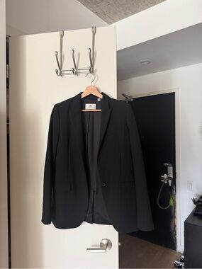 Aritzia Babaton Black Producer Blazer